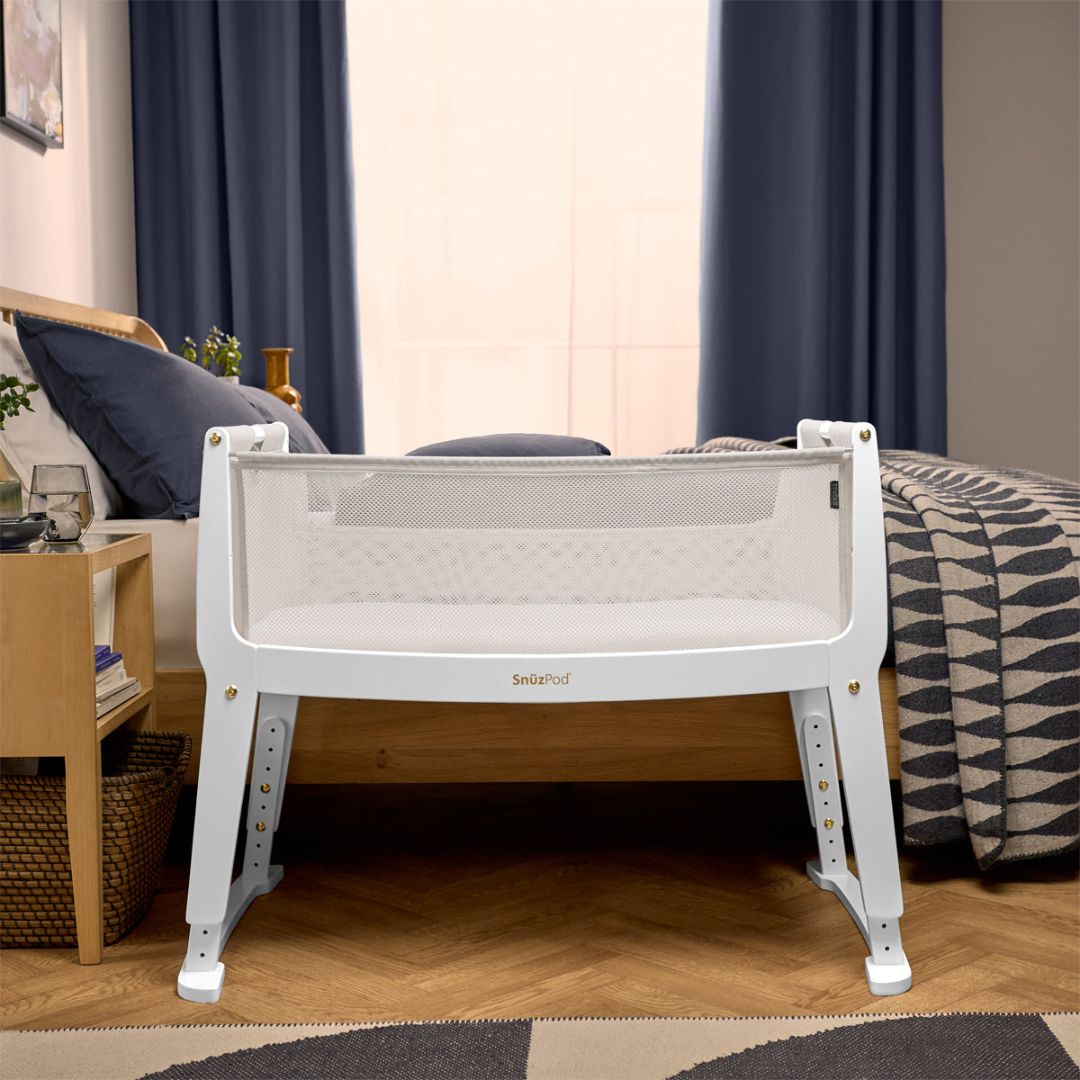 Snuz SnuzPod Studio Bedside Crib Luxury Bundle Paris- White