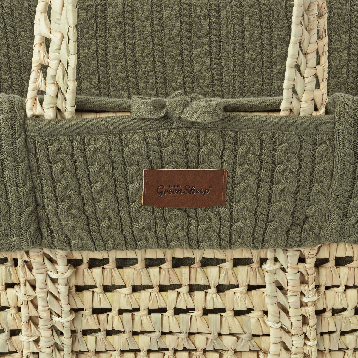 The Little Green Sheep Natural Knitted Moses Basket, Mattress & Stand- Juniper