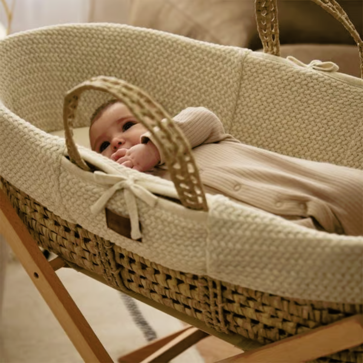 The Little Green Sheep Cable Wheat Knit Moses Basket, Mattress + Stand- Linen