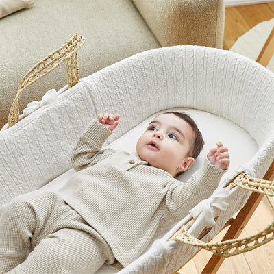 The Little Green Sheep Natural Knitted Moses Basket, Mattress & Stand- White