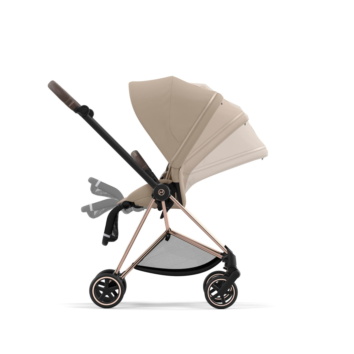 Recline feature on the Cybex Mios Cozy Beige and rose gold frame
