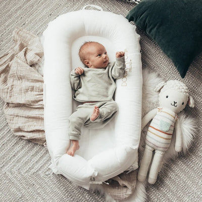 Dockatot Deluxe+ Dock 0-8 Months -Pristine White - Bundle Baby